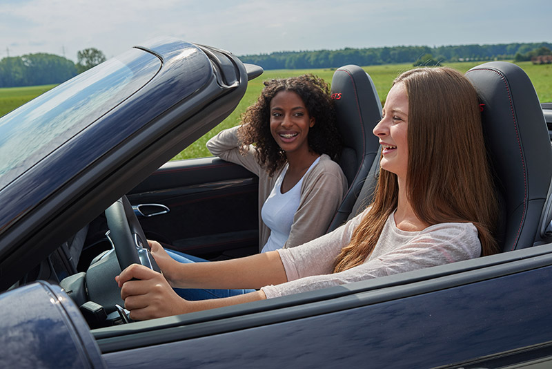 Fahrschüler im Porsche